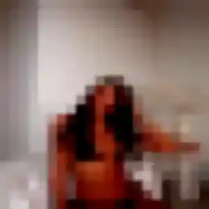 Diane, 25 ans, en ligne à Aubergenville pour une rencontre coquine