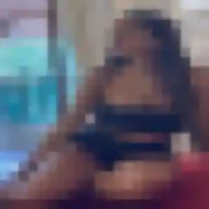 Contacte Elena, 19 ans à Bléré gratuitement