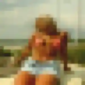 Hyacinthe, 28 ans, connectée à Évreux pour un rencontre sexe