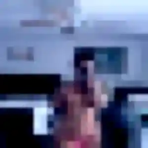 Adeline, 21 ans, en ligne à Hénin-Beaumont pour une rencontre coquine