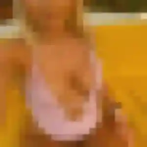 Veronique, femme de 21 ans propose rencontre sexe à La Ferté-sous-Jouarre