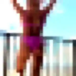 Rejoins Corinne, 21 ans à La Penne-sur-Huveaune en privé