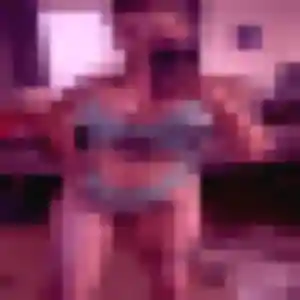 Vicky, 28 ans, connectée à Le Pontet pour un rencontre sexe