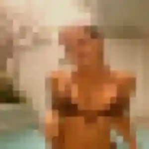 Veronique de Le Taillan-Médoc, 22 ans - rencontre sexe discret