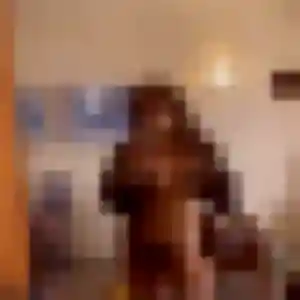 Sexy Brunehilde, 22 ans à Mauguio - voir sa photo