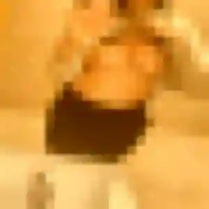 Alice, 20 ans, connectée à Meudon pour une rencontre coquine