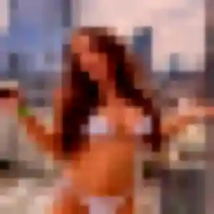 Anouk, 30 ans, connectée à Millau pour un rencontre sexe