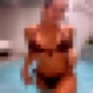 Photo perso de Hilary, 23 ans à Nueil-les-Aubiers - rencontre coquine