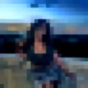Découvre Kenza, 27 ans à Plescop en privé