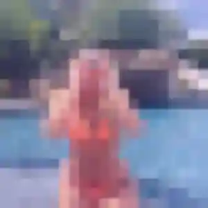 Wahiba, 20 ans, en ligne à Questembert pour une rencontre coquine
