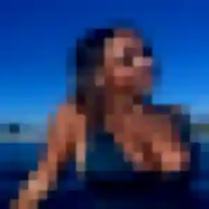 Charmante Stephanie, 19 ans à Saint-Cloud - la contacter